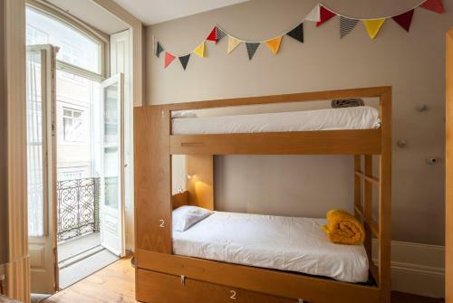 Bed & Breakfast Being Porto Hostel