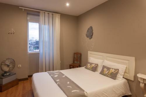 Bed & Breakfast Being Porto Hostel