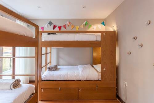 Bed & Breakfast Being Porto Hostel