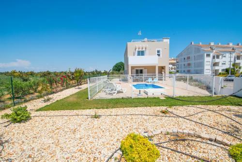 Villa Casa Das �rvores By Algartur