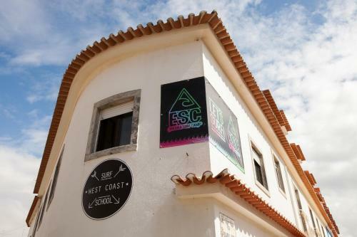 Albergue Ericeira Surf Camp