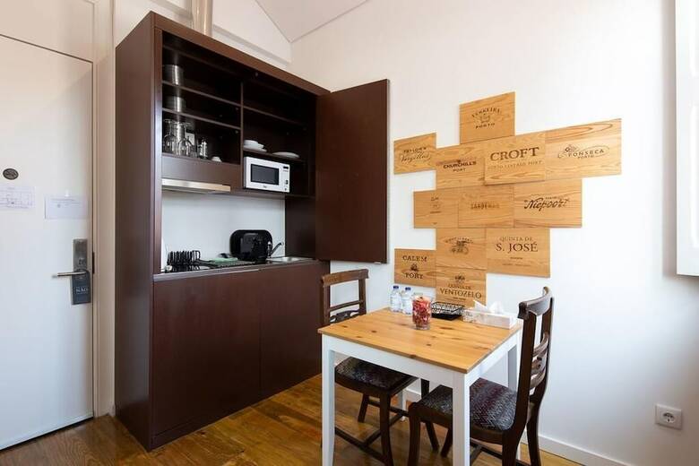 Hostal La Maison Pinheiro Guest House