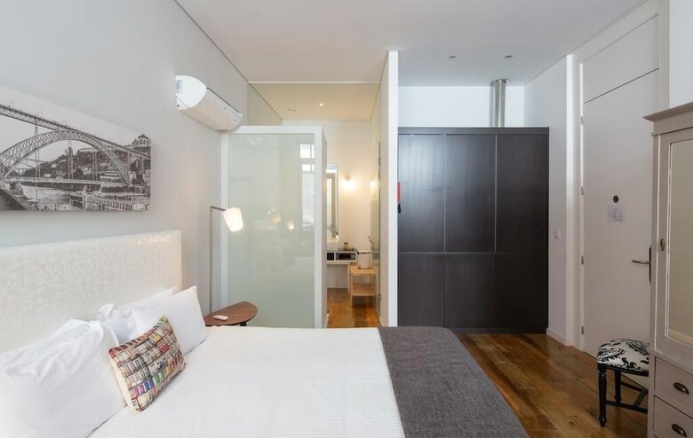 Hostal La Maison Pinheiro Guest House