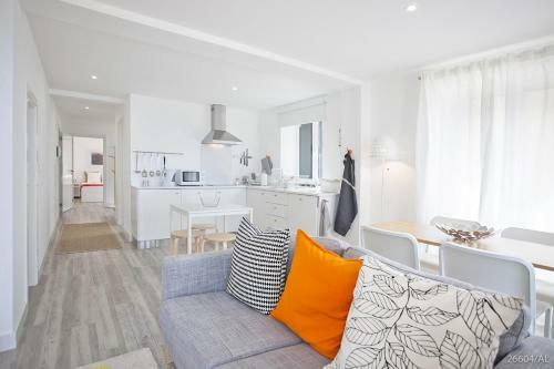 Zona Velha Apartments By An Island Apart