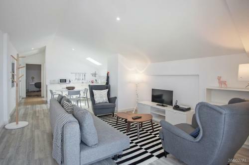 Zona Velha Apartments By An Island Apart