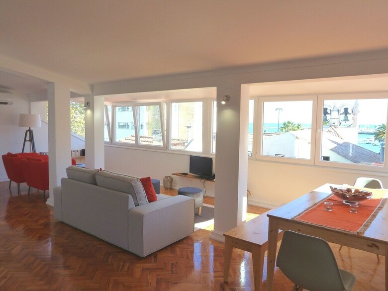 Cascais Downtown Apartment With Sea View