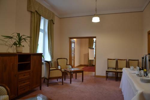 Hotel ?azienkowski