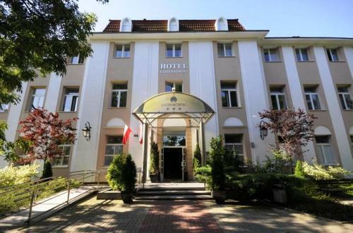 Hotel ?azienkowski