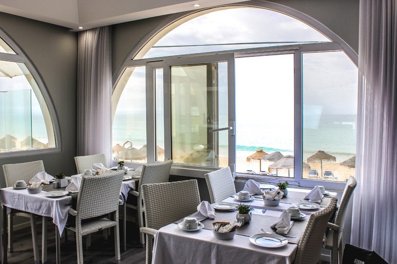 Hostal Luxury Beach Guest House