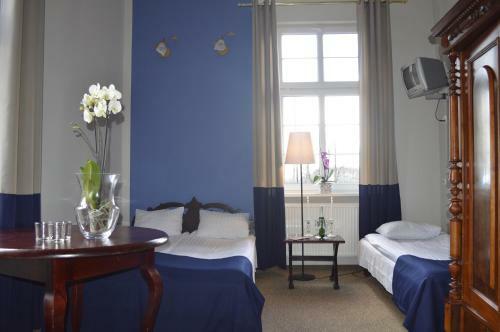 Hotel Ksi??ycowy Dworek