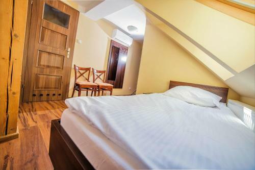 Hostal Pokoje Go?cinne Pod Sosnami