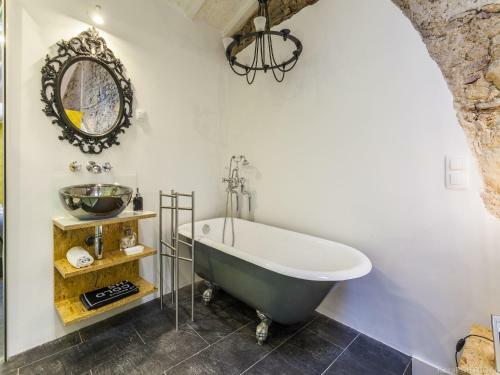 Carmo Chiado Deluxe Apartment