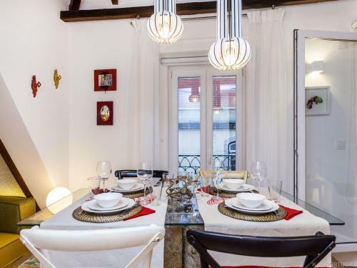 Carmo Chiado Deluxe Apartment