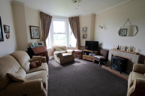 Bed & Breakfast Ammiroy House