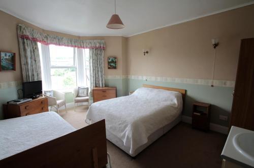 Bed & Breakfast Ammiroy House