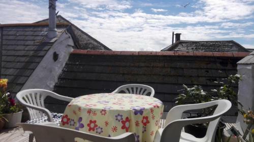 Hostal Poldhu Guest House