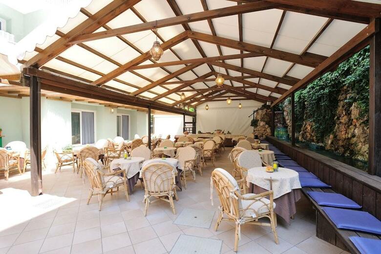 Hotel Salus