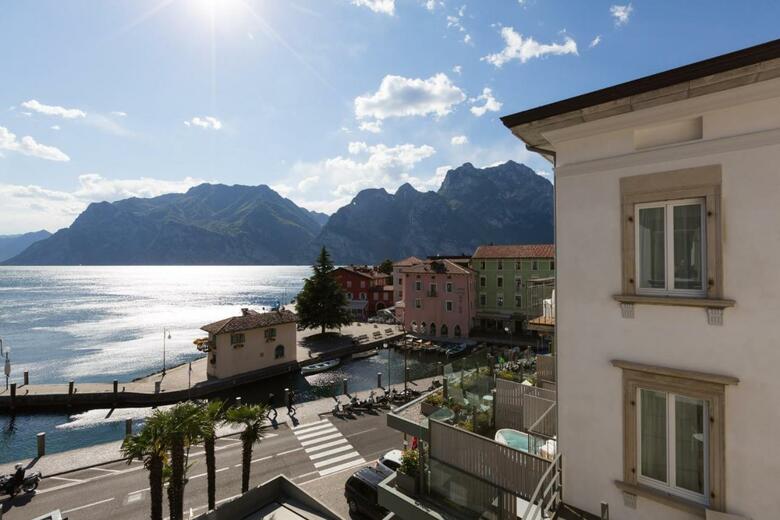Hotel Lago Di Garda