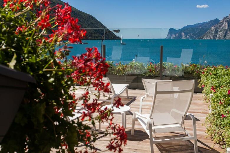 Hotel Lago Di Garda