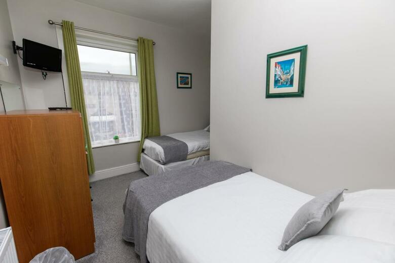 Hostal California Guest House