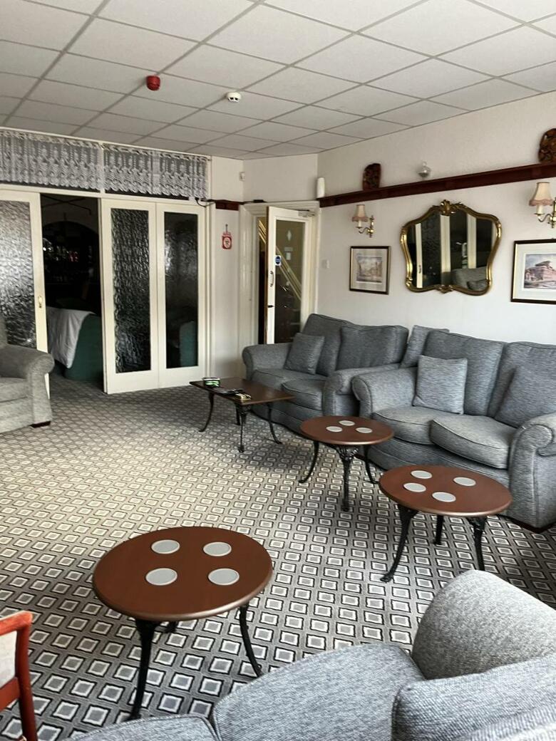 Hostal California Guest House