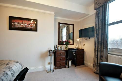 Hostal Bronte Guest House