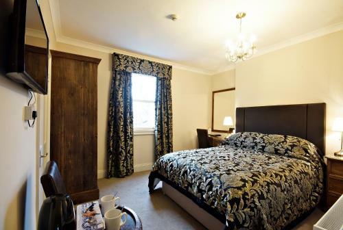 Hostal Bronte Guest House