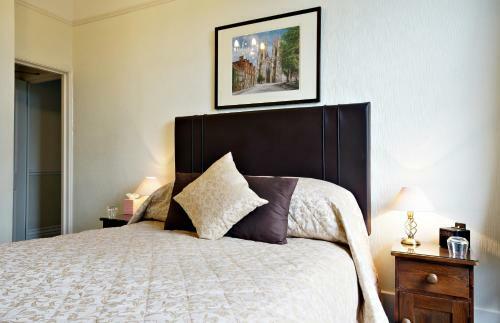 Hostal Bronte Guest House