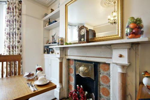 Hostal Bronte Guest House