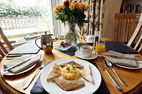 Hostal Bronte Guest House