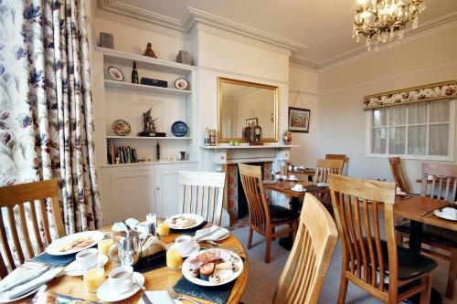 Hostal Bronte Guest House