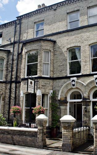 Hostal Bronte Guest House