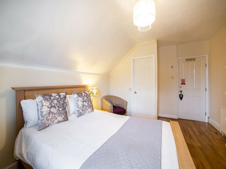 Hostal Lina Guest House