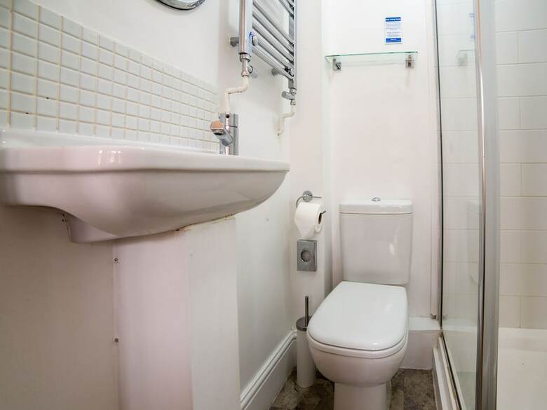 Hostal Lina Guest House