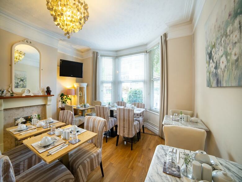 Hostal Lina Guest House