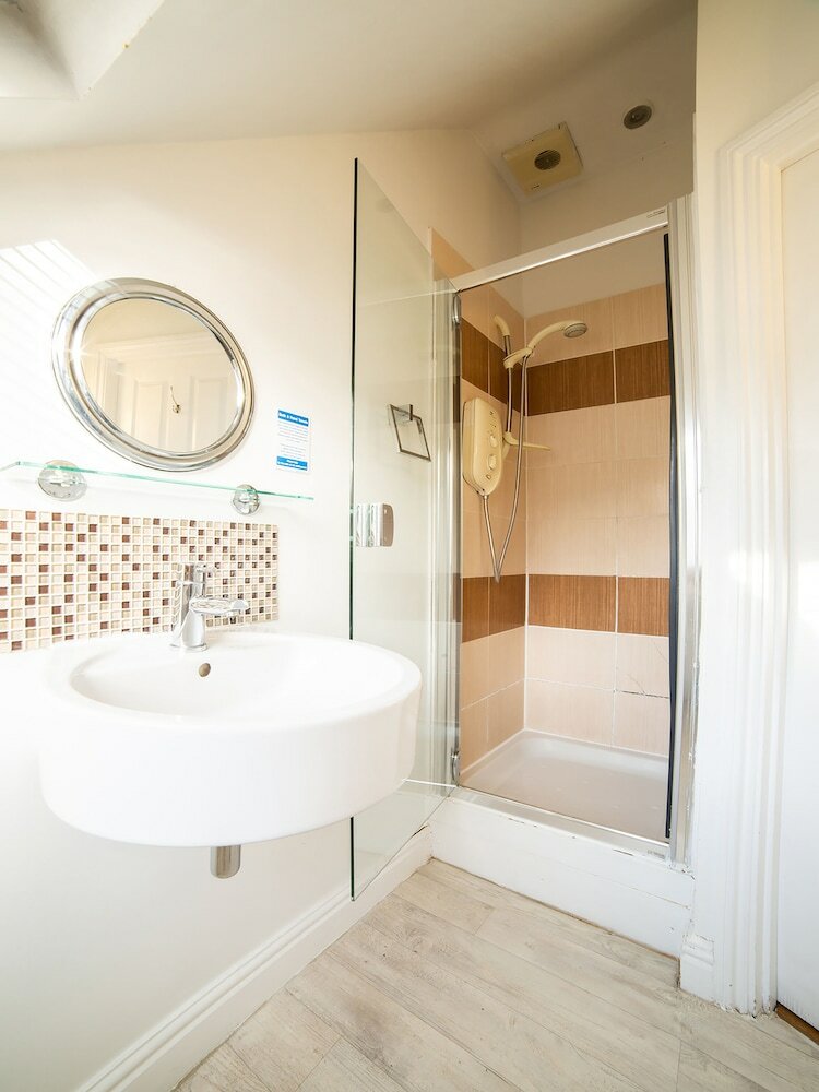 Hostal Lina Guest House