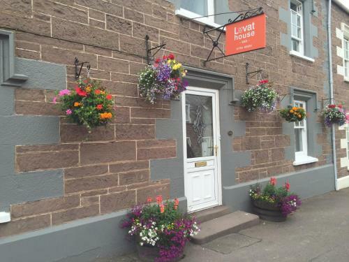 Hostal Lovat House