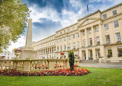 Hostal The Cheltenham Townhouse & Apartments