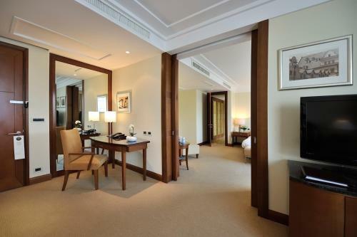 Regent Warsaw Hotel