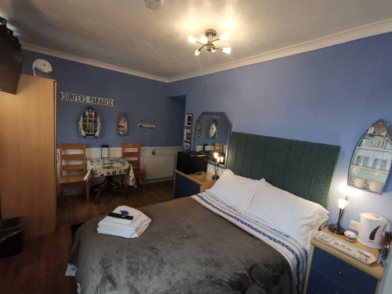 Hostal Aquarius B&B