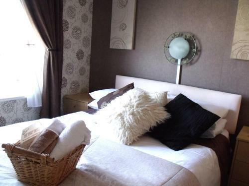 Hostal The Derby Hotel