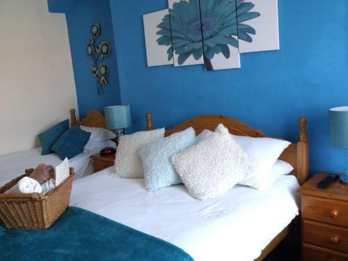 Hostal The Derby Hotel