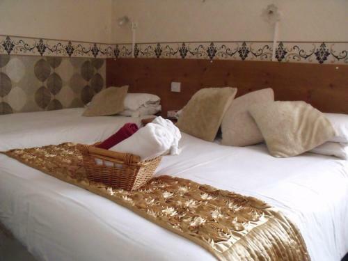 Hostal The Derby Hotel