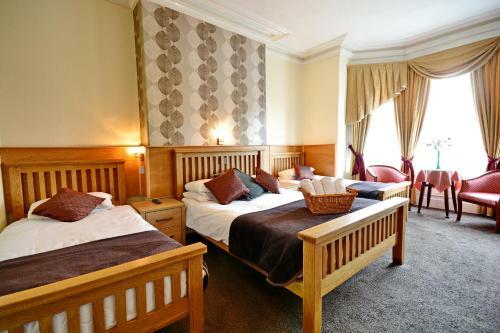 Hostal The Derby Hotel