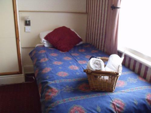 Hostal The Derby Hotel