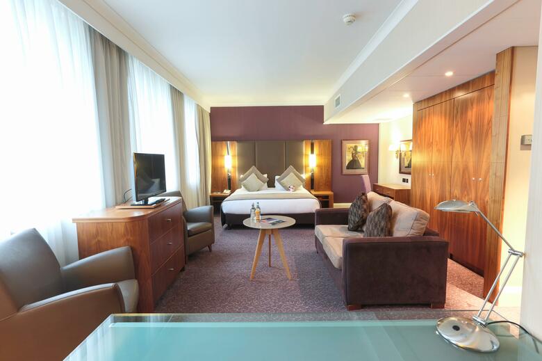 Hotel Crowne Plaza London Ealing