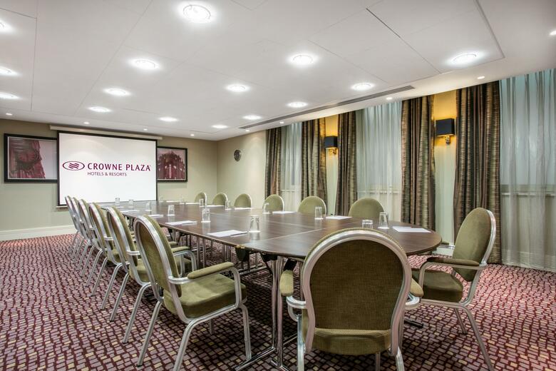 Hotel Crowne Plaza London Ealing