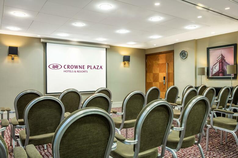 Hotel Crowne Plaza London Ealing