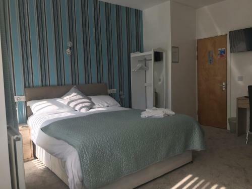 Hostal Four Seasons Guest House