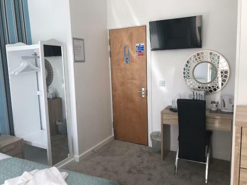 Hostal Four Seasons Guest House